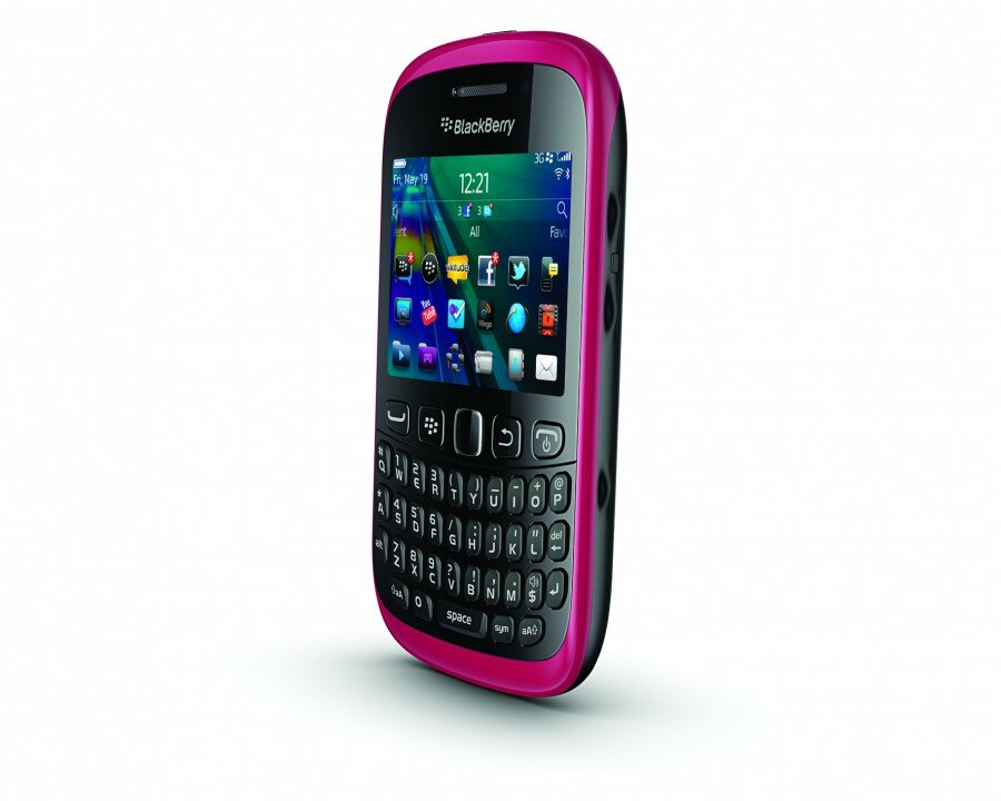 Curve 9320 HotPink ENGuk Main e1357654299726 Win a BlackBerry Curve 9320 in hot pink