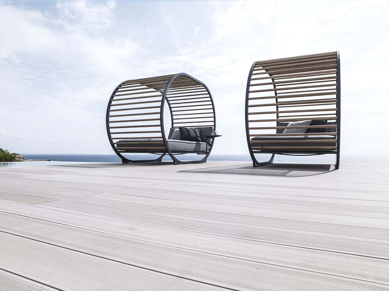Cradle Daybed lifestyle by Gloster at Marlanteak